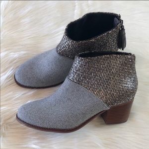Toms Leila sparkle boots 8.5